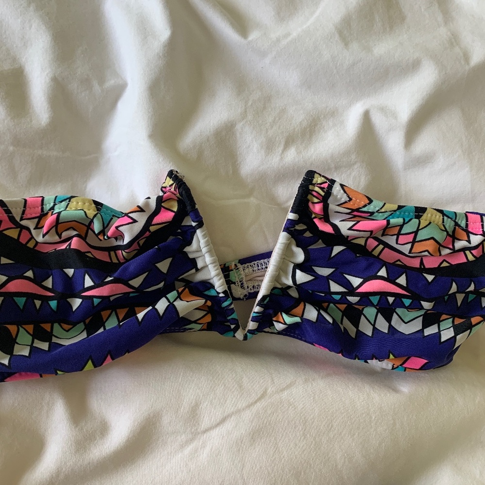 Bikini - Picture 6 of 6